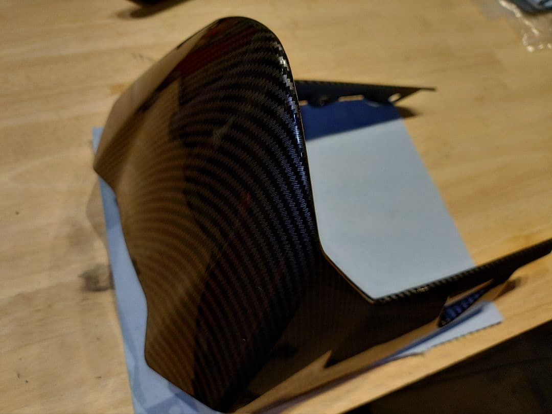 390DUKE(2017) カーボン調カウルセット。来週からバラ売り