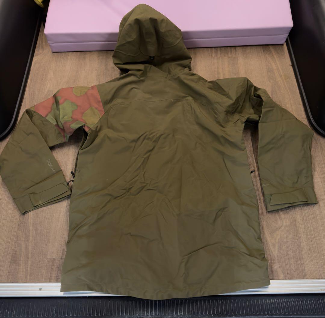バートン ak GORE-TEX ジャケット　スノーボードウェア Lサイズ