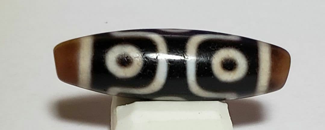 102 天珠 ・ dzibeads ・珍品・石 品名: 十字六眼天珠 9,2ｇ