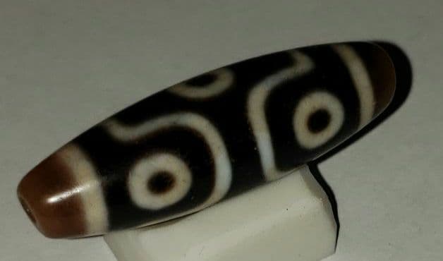 102 天珠 ・ dzibeads ・珍品・石 品名: 十字六眼天珠 9,2ｇ