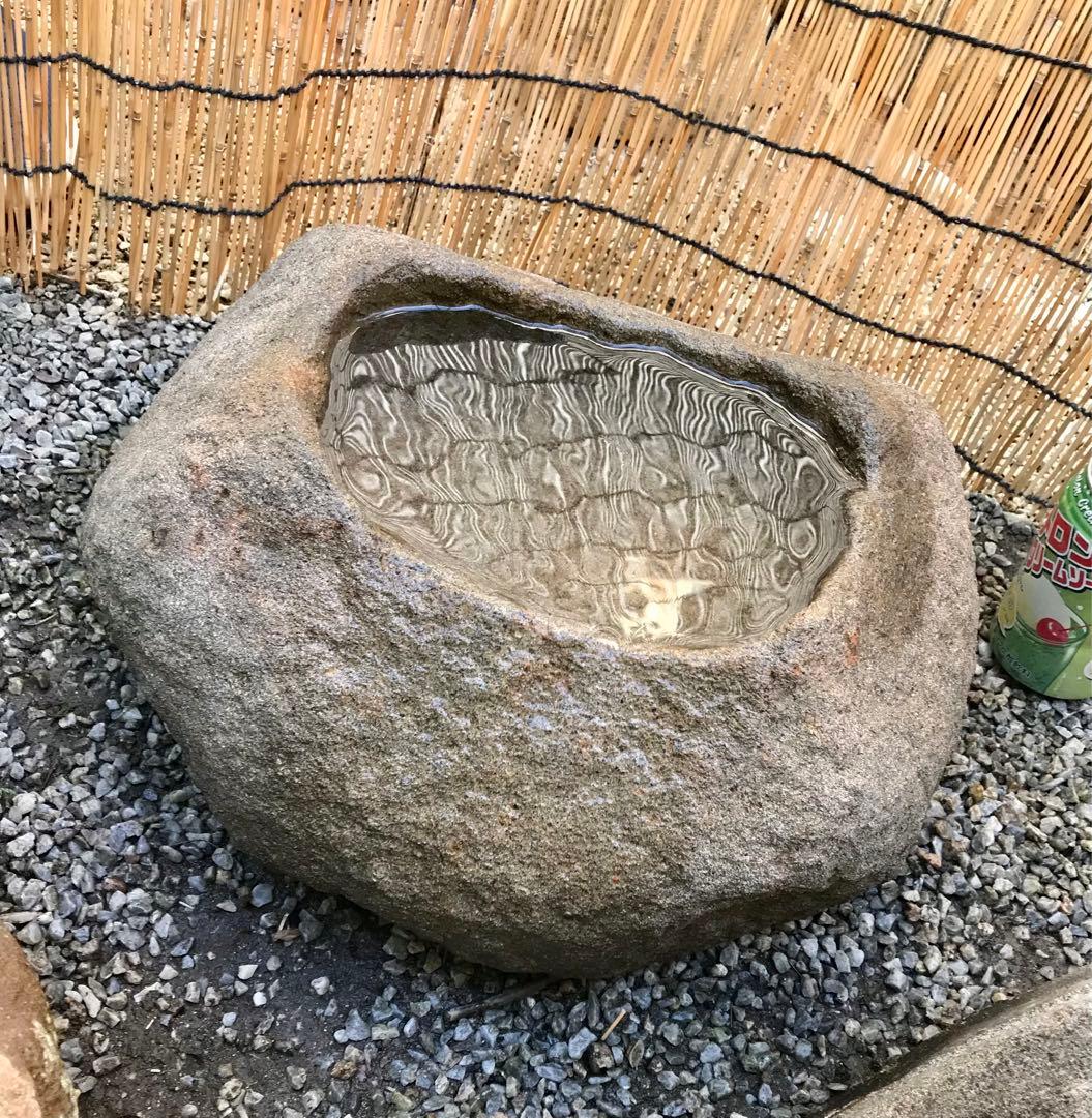 【天然自然石・水鉢・石鉢・蹲・縁先手水鉢・植え込み鉢】庭石置物オブジェバードバス