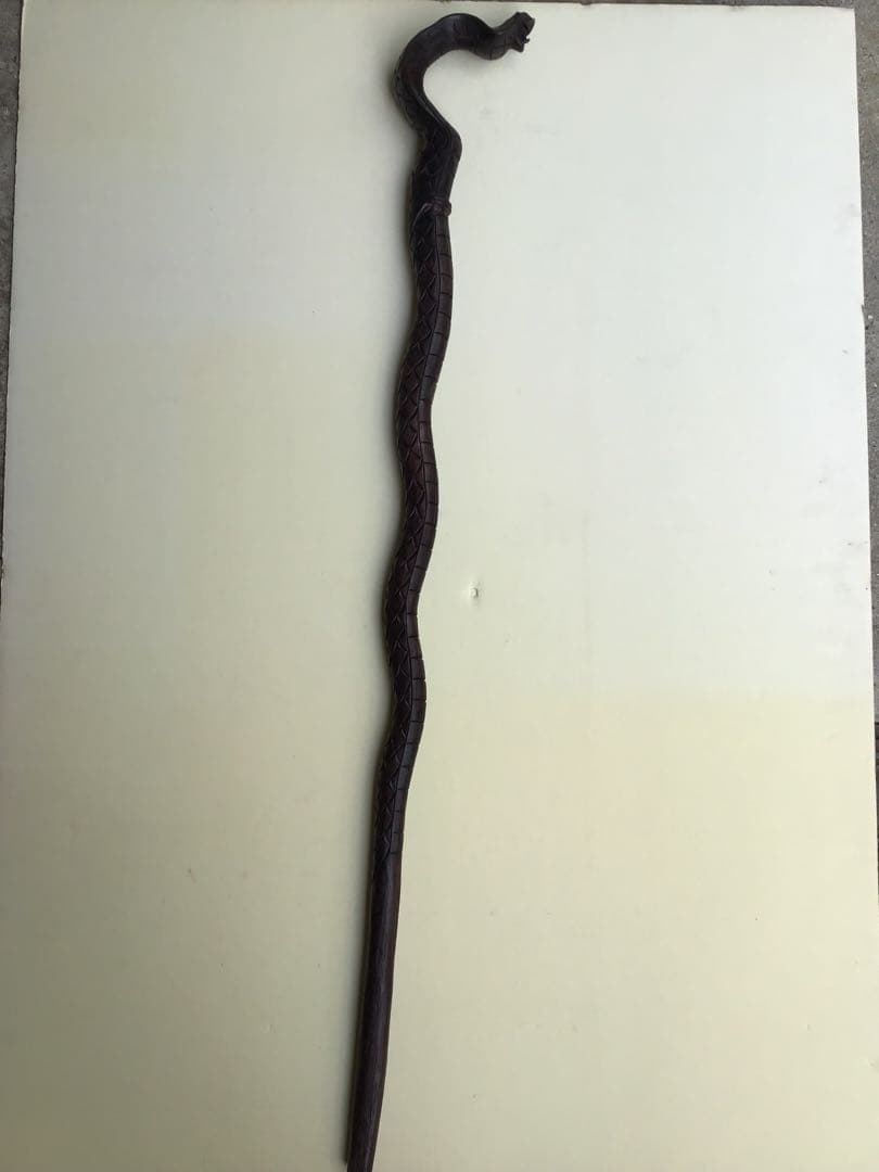 「SALE‼️」　杖 コブラ模り　木彫り [約H 98cm]