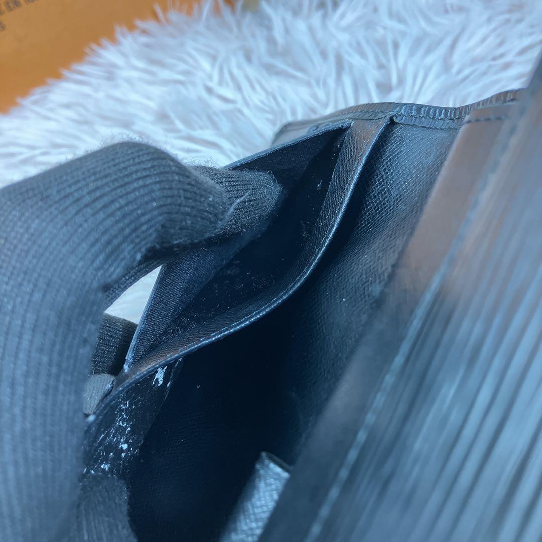 美品 ルイヴィトン エピ ポルト トレゾール インターナショナル 黒 長財布