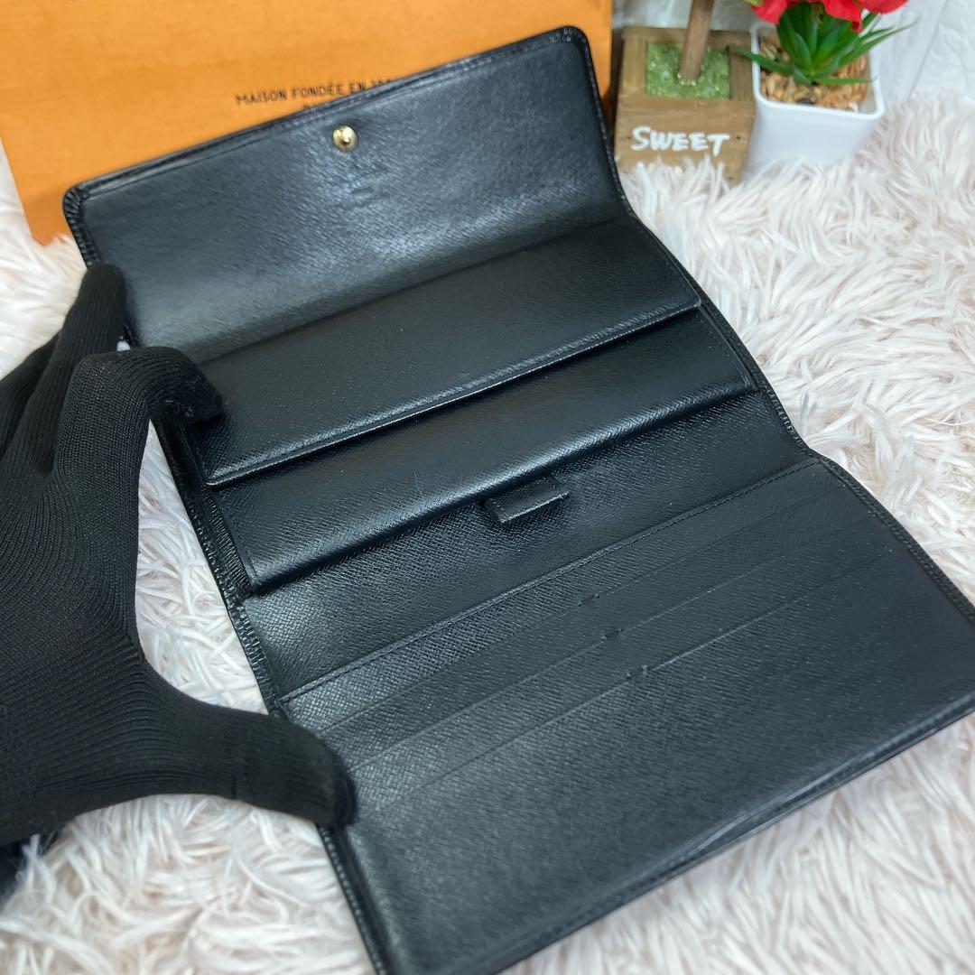 美品 ルイヴィトン エピ ポルト トレゾール インターナショナル 黒 長財布