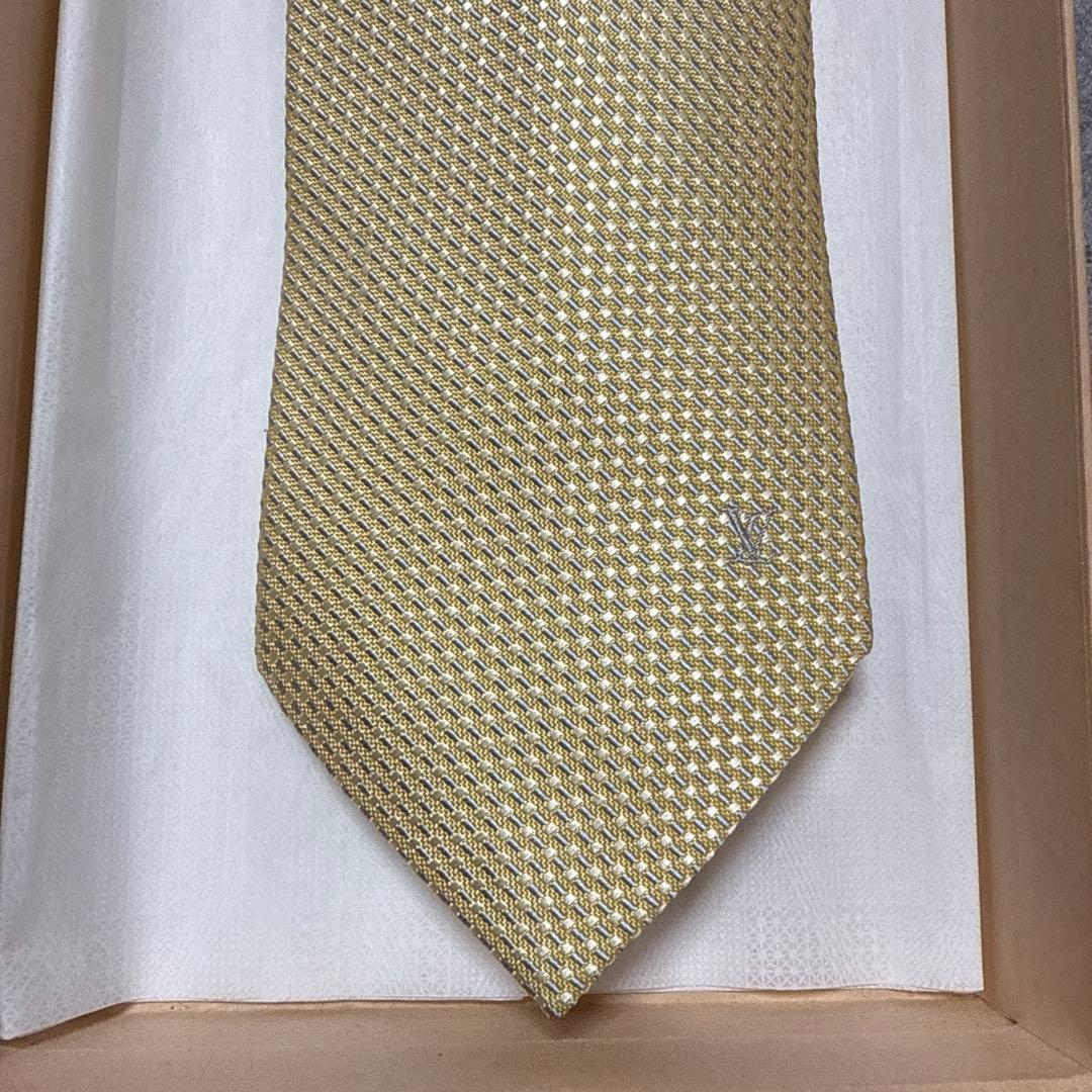 美品　ルイ・ヴィトン　ネクタイ　金色　ロゴ　シルクジャガード　派手　結婚式