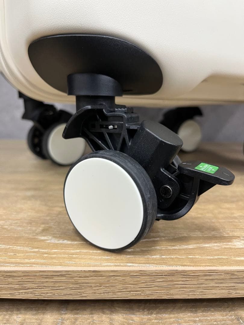 BRIGHTECH Sサイズキャリーケース BRO-18 ストッパーキャスター付