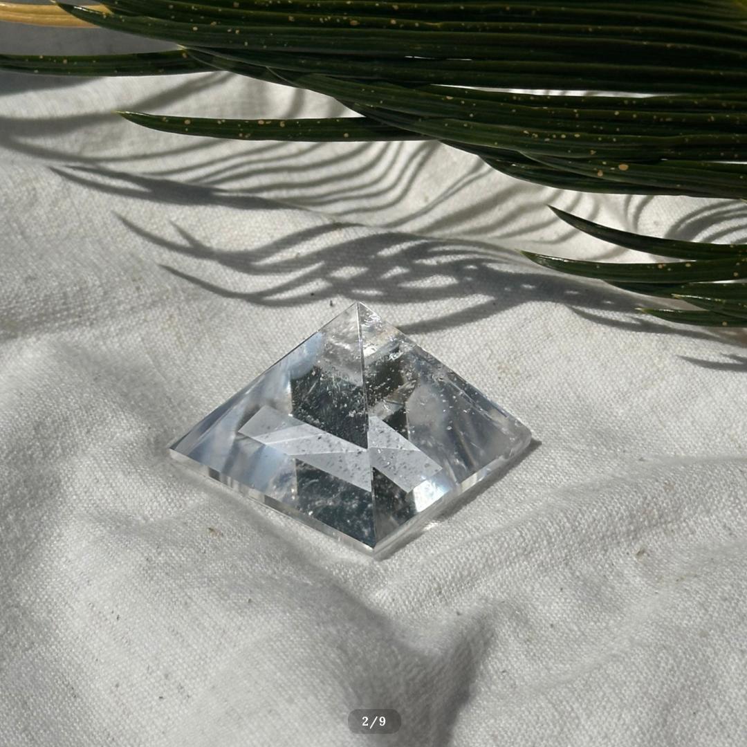 【レムリアン水晶】 ピラミッド シェイプ C ブラジル産