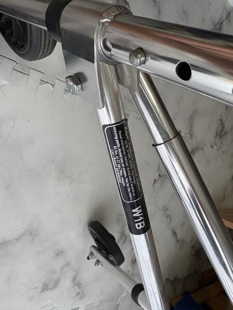 ②PCW歩行器　W1B ジュニア用　背もたれクッション付 屋外用&室内用タイヤ有