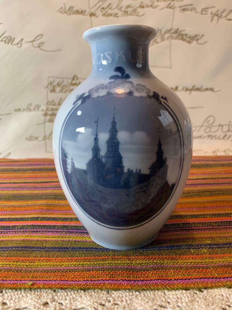 ロイヤルコペンハーゲン　1926年アンティークのローゼンボー城が描かれた花瓶！