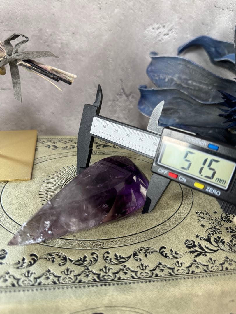 アメジストファントム　ドロップ　涙型　置物 スタンド付き