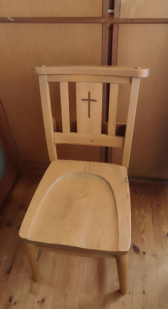 neko69になります。 アンティーク調　チャーチチェア　教会　椅子