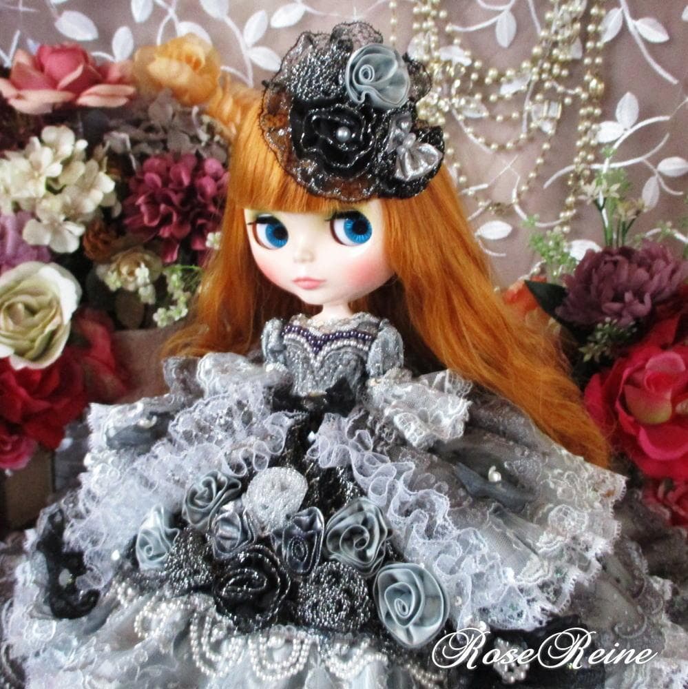 Aページ マリーアントワネット ミスティーグレーの豪華12段フリルドレス