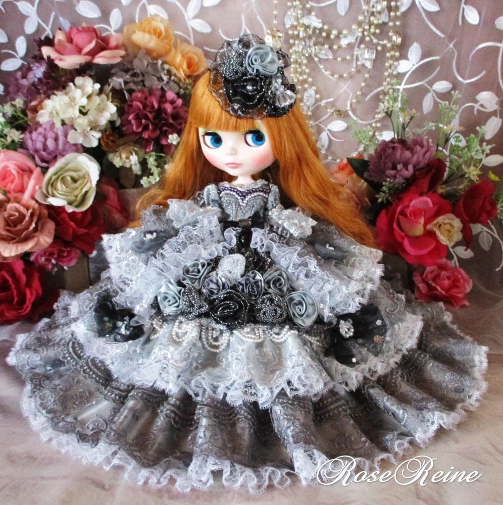 Aページ マリーアントワネット ミスティーグレーの豪華12段フリルドレス