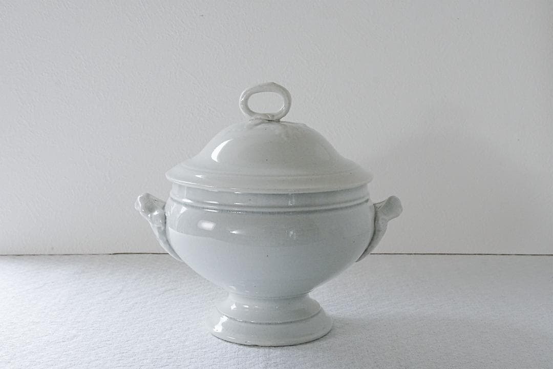 フランスアンティーク　ショワジールロワ 小ぶりな　スーピエール h15.8cm