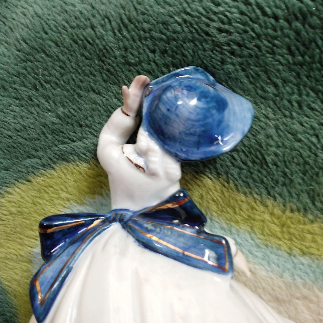 オルゴール　ハンドメイド　つやあり陶器　舞い踊るレディ　回転しながら奏でます