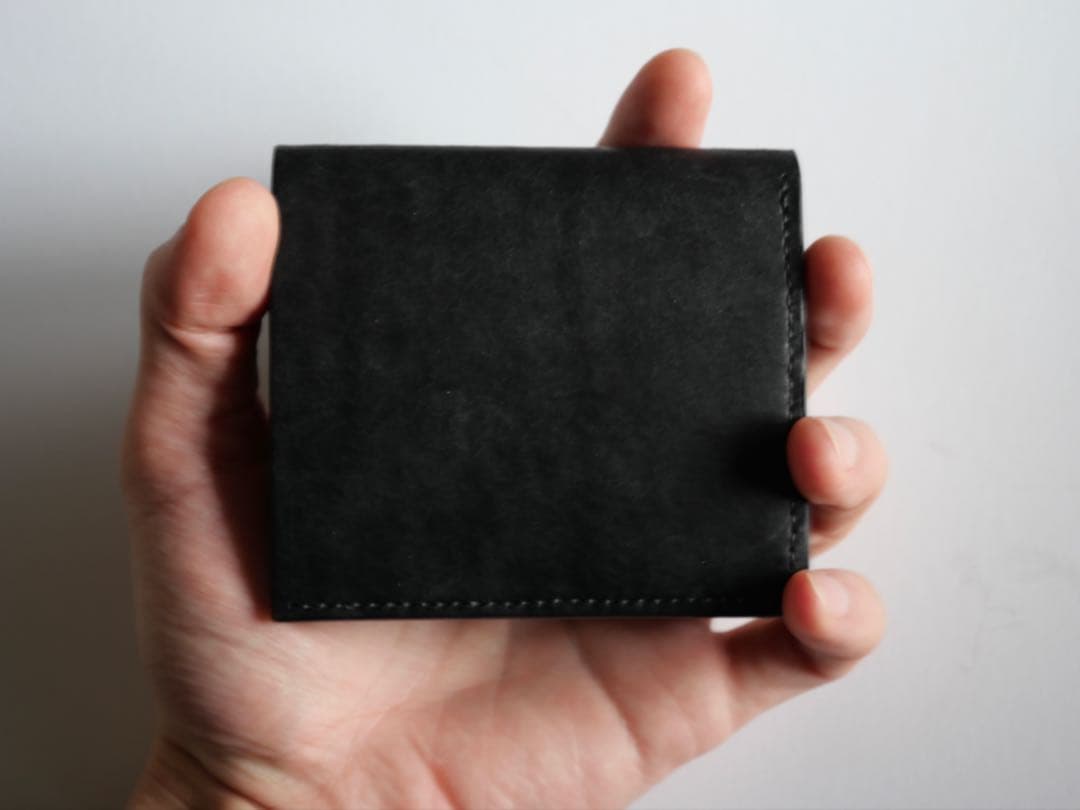 Erllen. 二つ折り財布　イタリアンレザー　マルゴー　黒　ハンドメイド