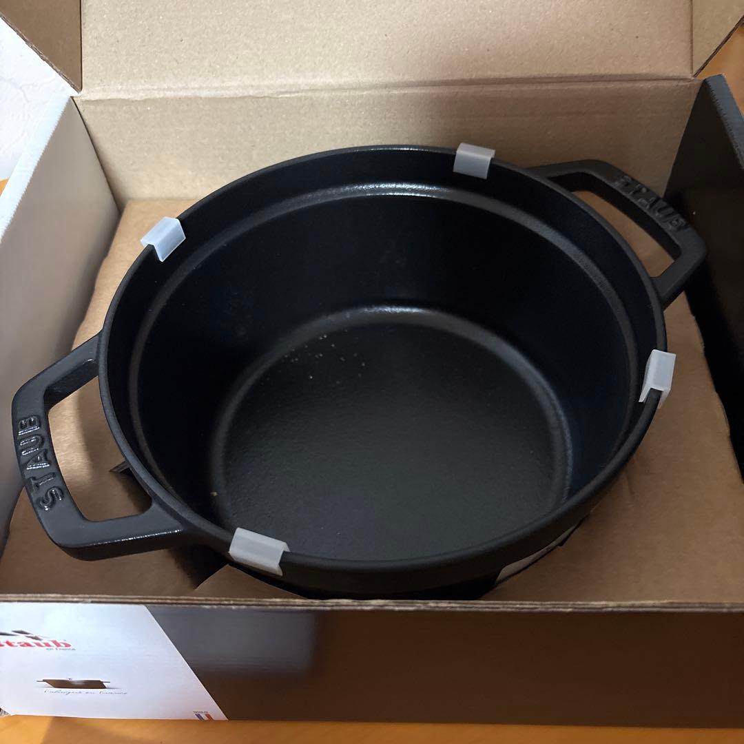 Staub ストウブ ピコ・ココット ラウンド（ブラック／20cm）【新品】