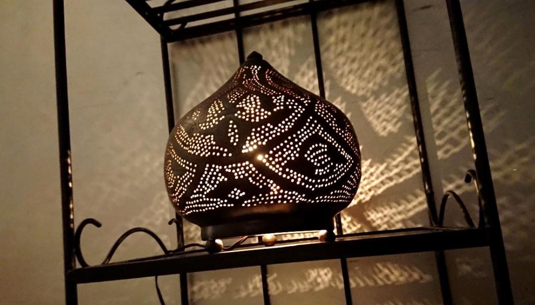 フロアランプ　たまねぎ型　メタル　ブラック