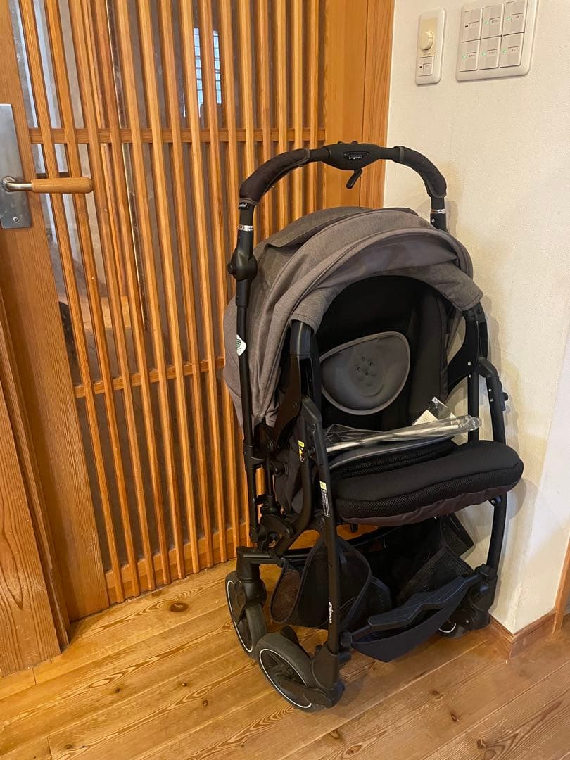 美品　ピジョン　ランフィリノン　アカチャンホンポ限定モデル　ベビーカー