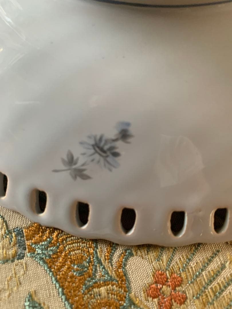 フランスアンティーク　破格エミールガレ細かく描かれた花柄が素敵なコンポティエ！