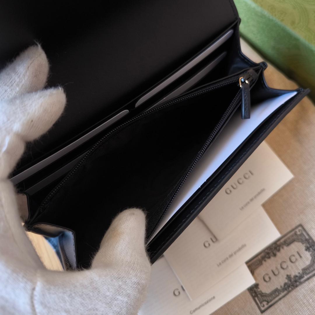 新品未使用！Gucci 人気 GGスプリーム ユニセックス 二つ折り長財布