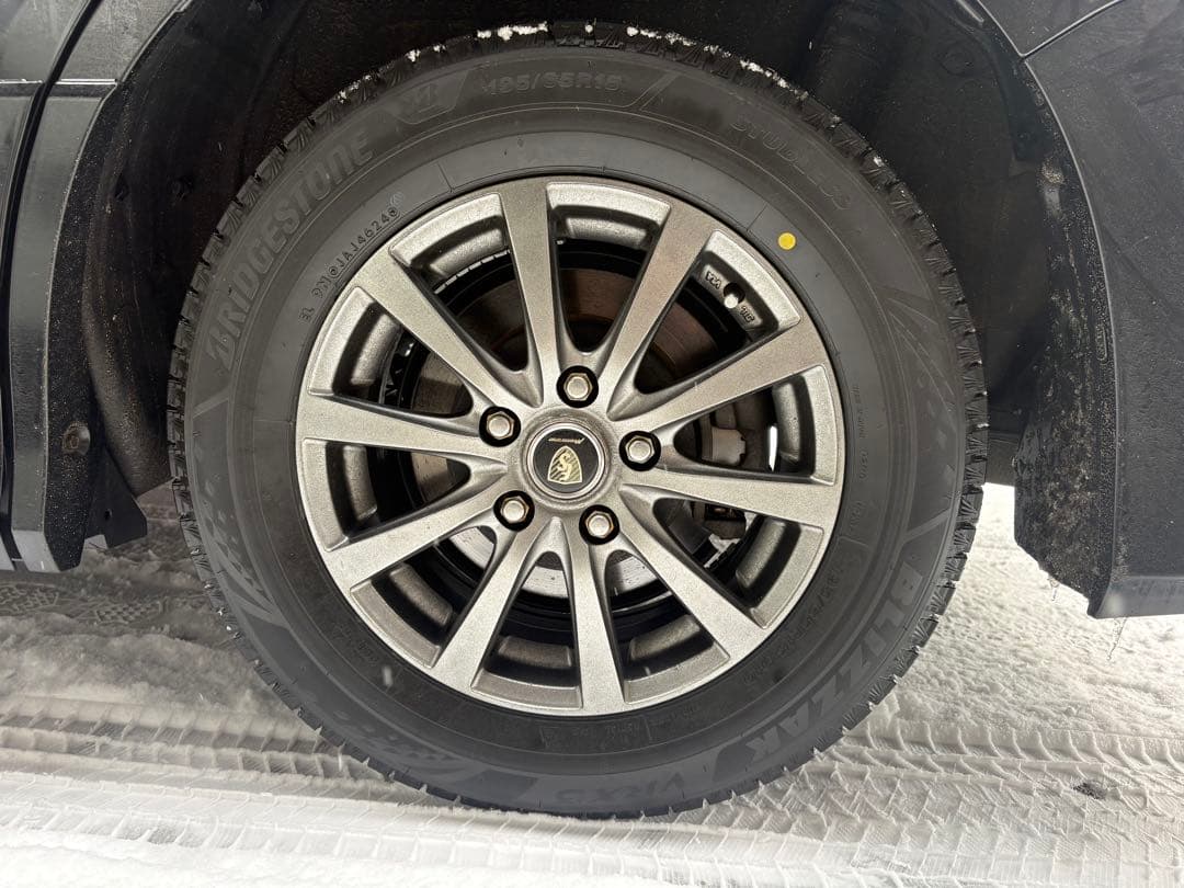 高年式　ブリジストン　195/65R15 スタッドレス　ホイール付き　VRX3