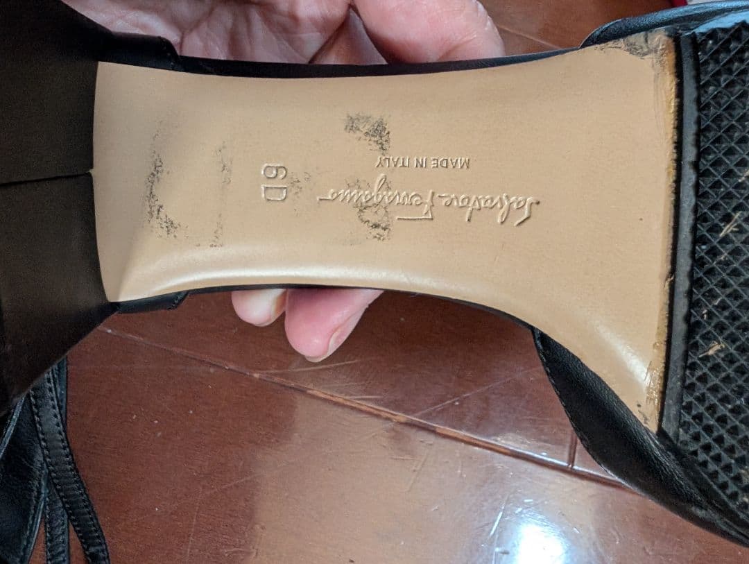 Salvatore Ferragamo パンプス