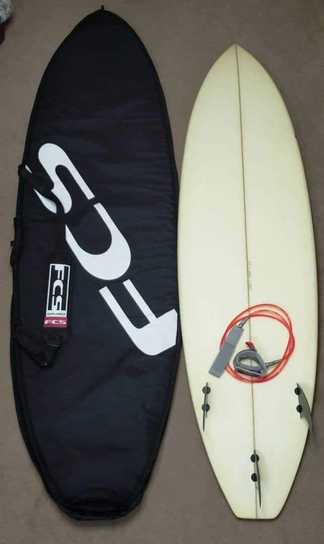 ショートボード＆ボードケース＆リンシュコード＆フィン付き　フルセット