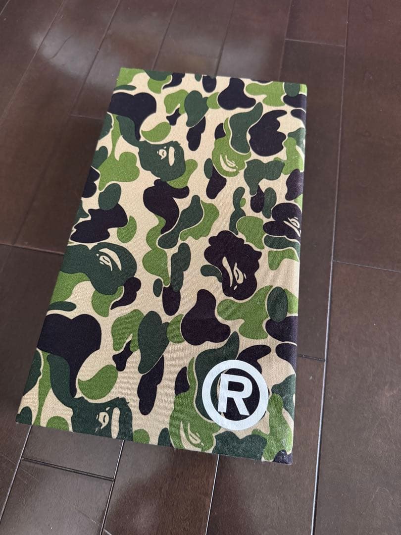 A BATHING APE カモフラージュ小物入れ