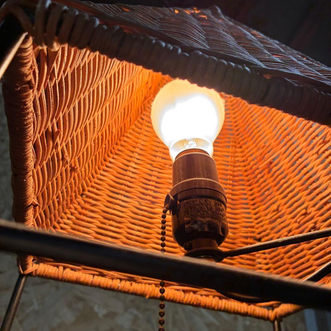 【匿名発送】キシマ　レトロ　アンティークランプ　アイアンフレーム　ラタン　棚