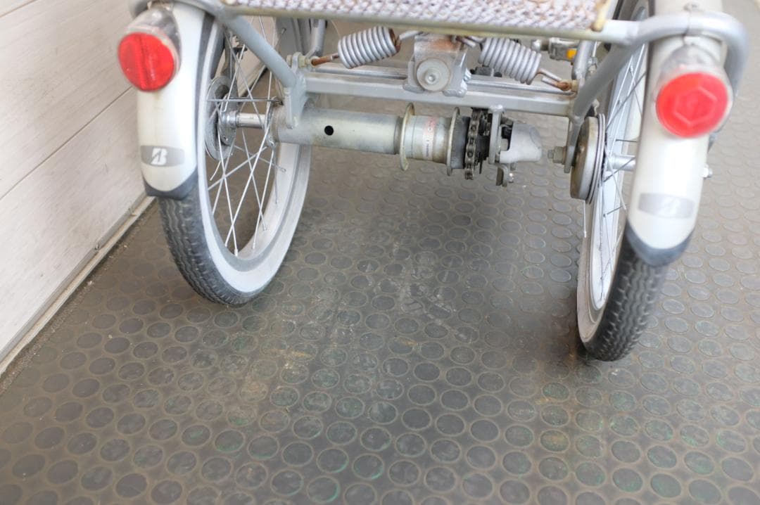 BS アシスタ　三輪車　16インチ　3段　15.4Ah充電器あり