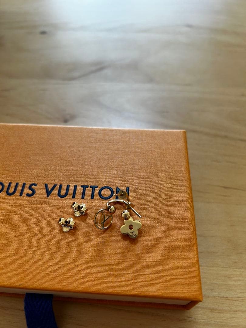 ルイヴィトン　ピアスブルーミング