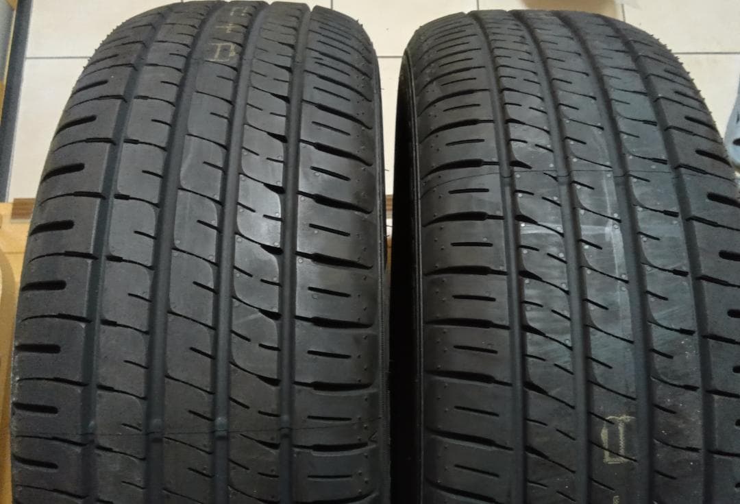 送料含その①2本未使用日本製造ダンロップエナセーブEC204　225/55R17