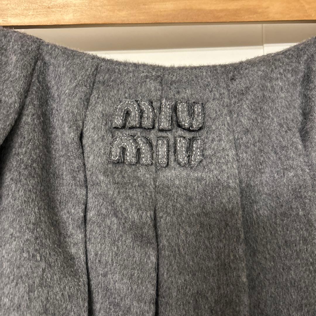 MIU MIU グレー プリーツスカート