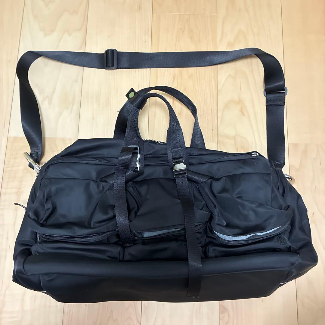 Lululemon ブラック ボストンバッグ