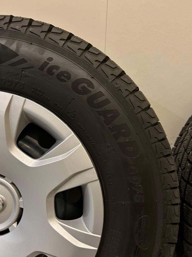 ハイエース純正スタッドレスタイヤホイール①