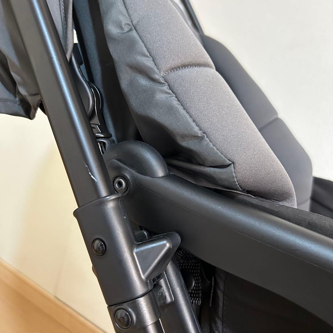 【美品】人気モデル アップリカ カルーン エアー メッシュAB 超軽量