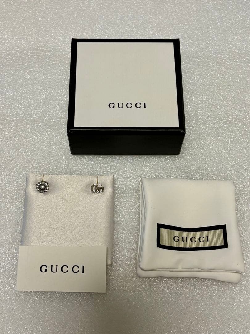 GUCCI ダブルGフラワースタッズピアス