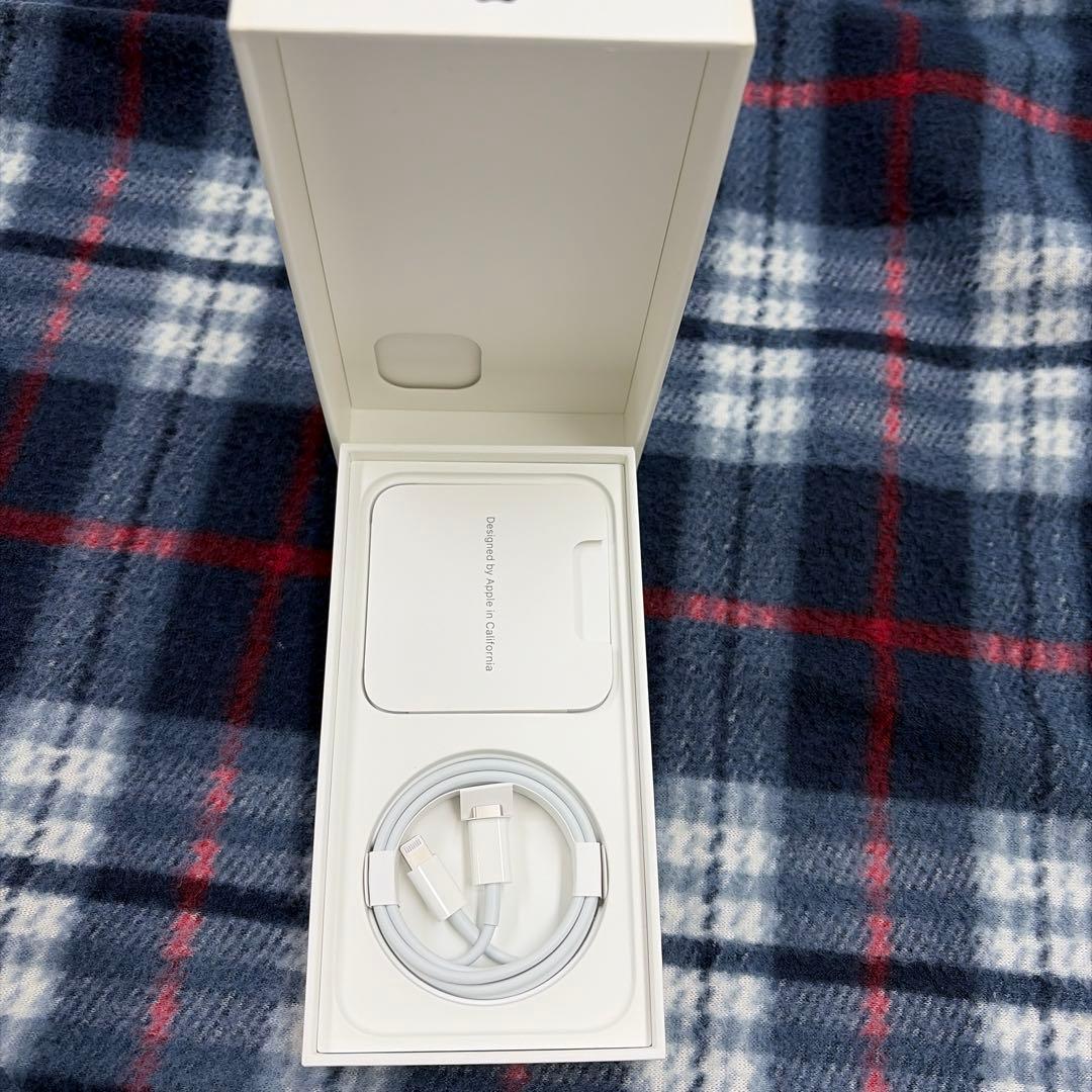 Apple iPhone 13 ミッドナイト 本体　SIMフリー