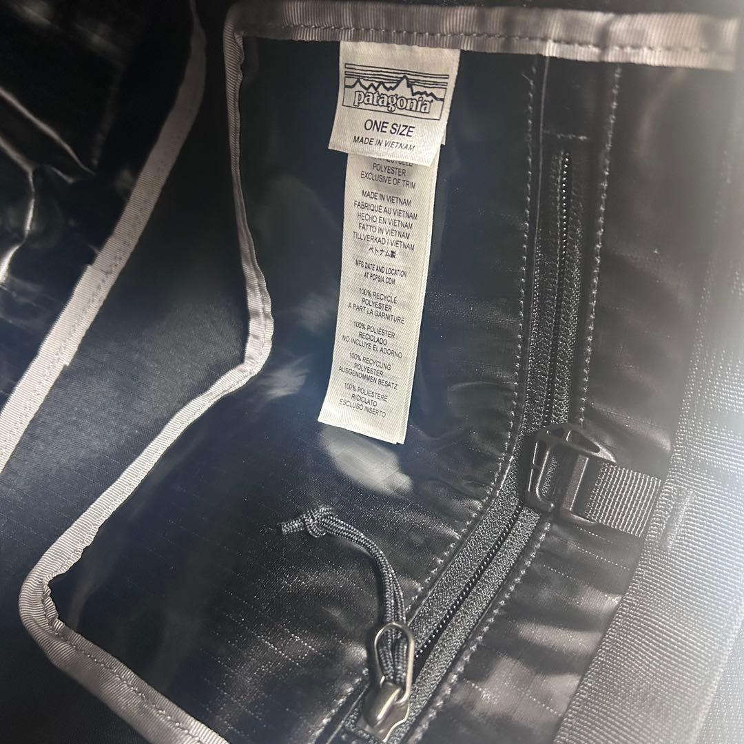 patagonia ブラック ホールトートバッグ アウトドア