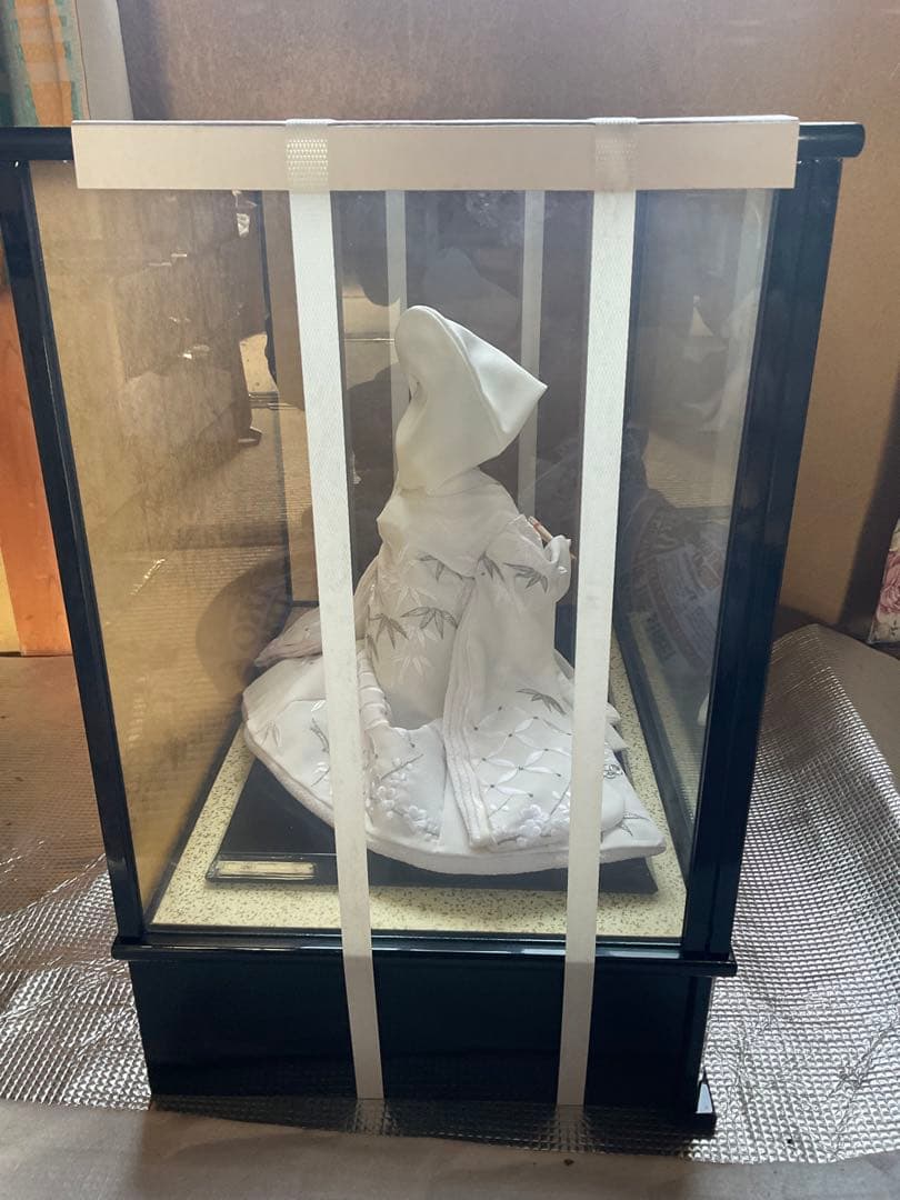 純白・花嫁人形。ガラスケース付き、梱包箱付き【新品・未使用品　作者不明？美品】。