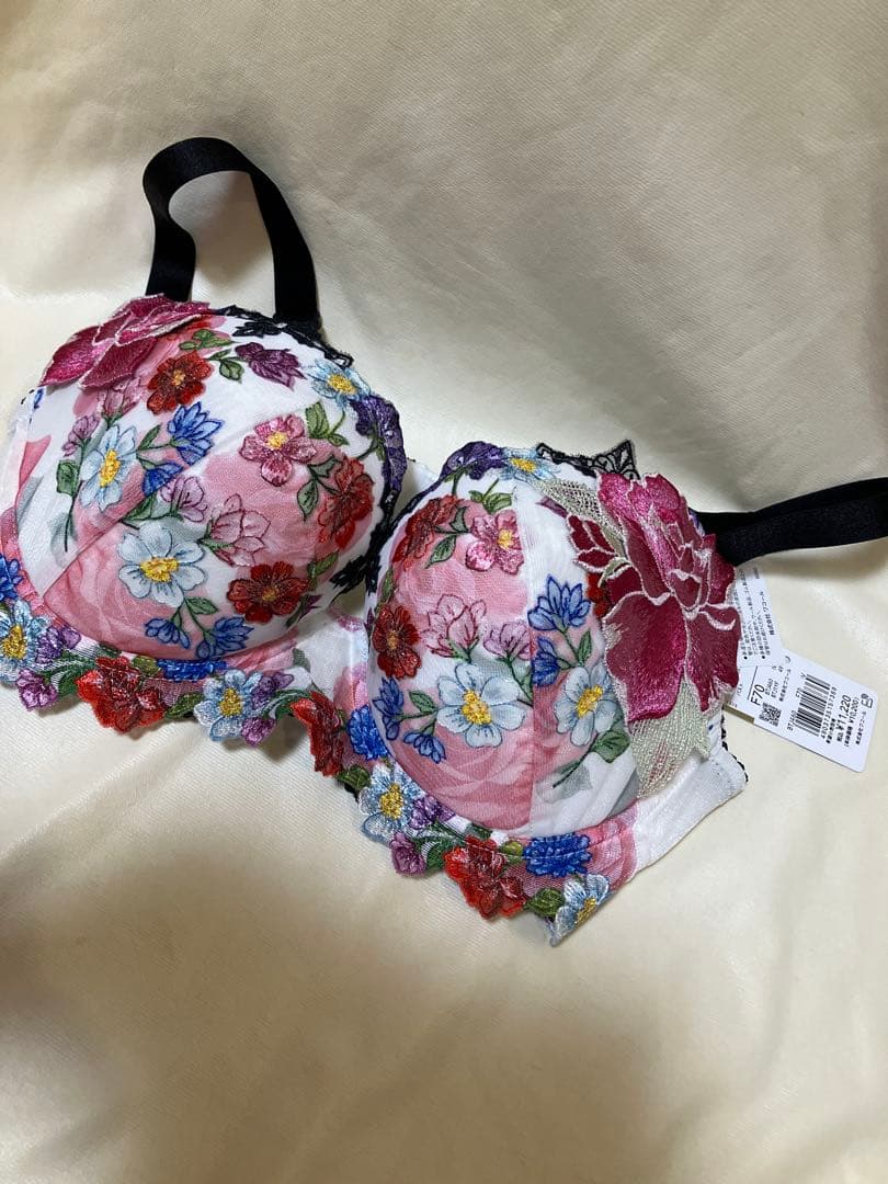 サルート60グループ F70 豪華4点セット ガーター付♪