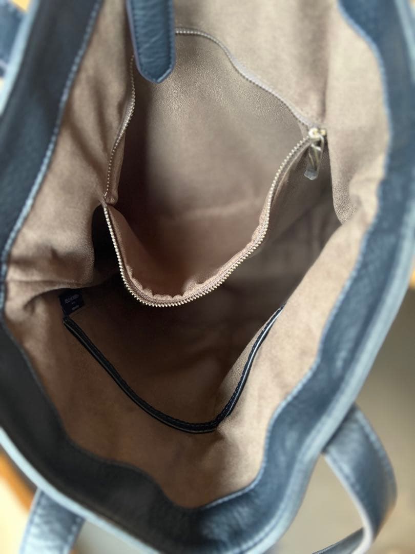 PELLE MORBIDA スリムトート MB069 ネイビー ペッレモルビダ