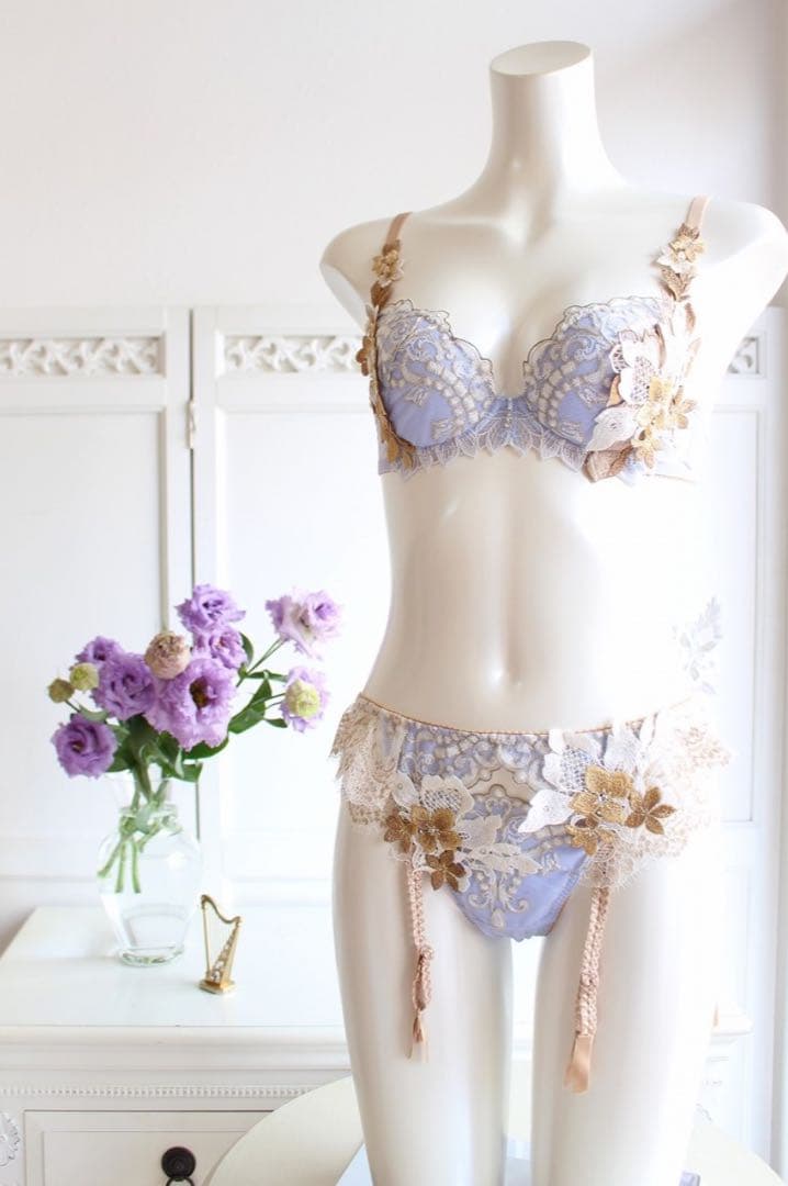 サルート 02 プレステージ 新品タグ付 P-upブラTバックM H70 PU