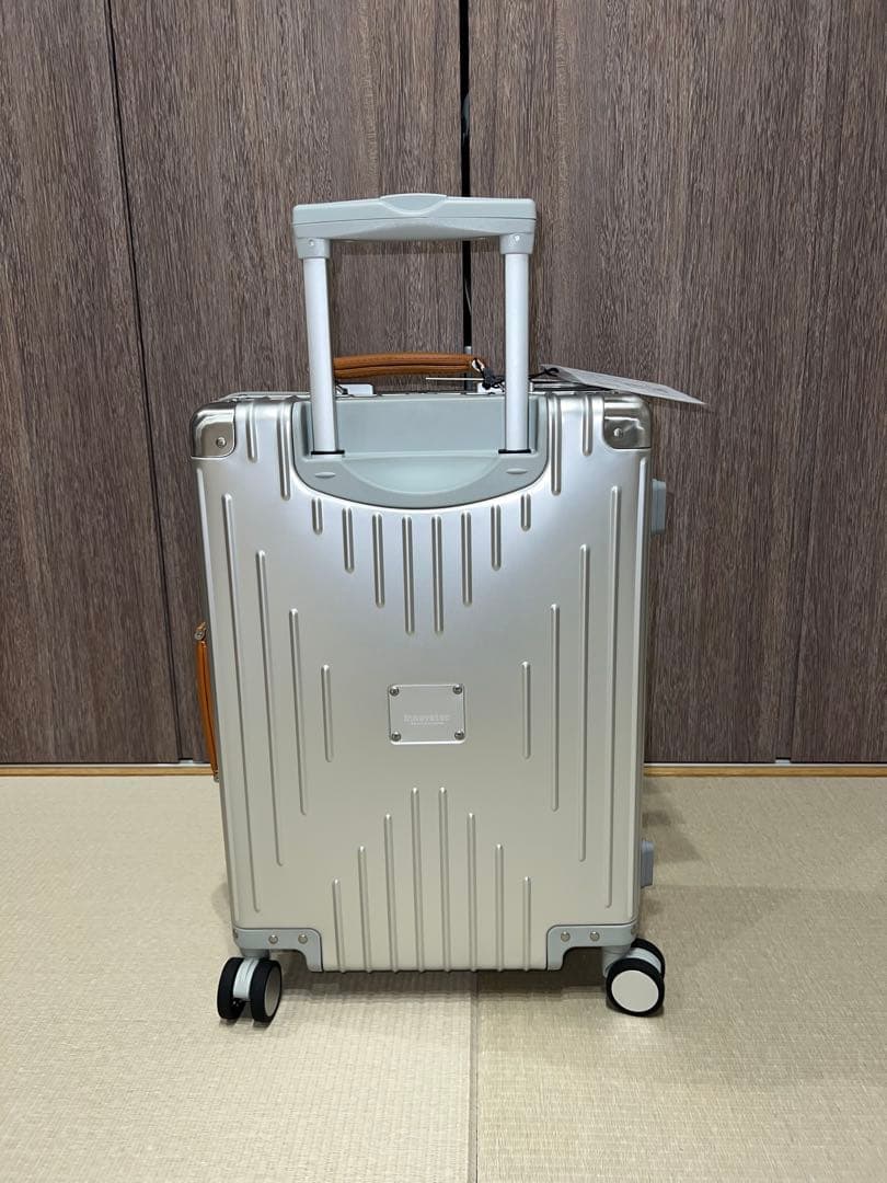 イノベーター スーツケースINV1811STP Sterling Silver