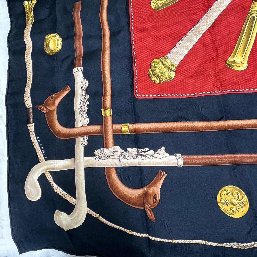 エルメス カレ90 大判スカーフ　シルク100％ 濃ネイビー　タグあり