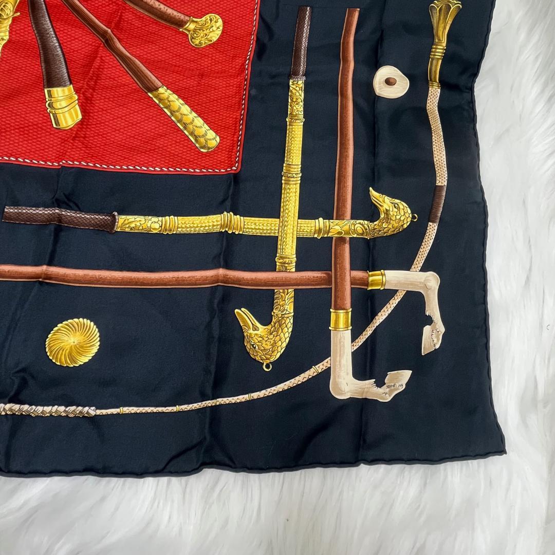 エルメス カレ90 大判スカーフ　シルク100％ 濃ネイビー　タグあり