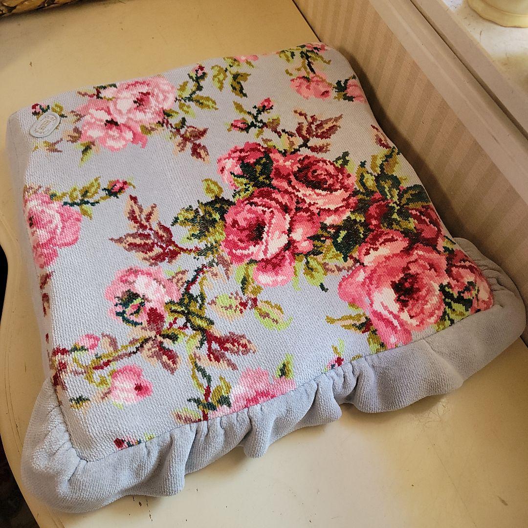 フェイラー　ローズ柄ジェルクッション厚型　座布団　40cm角