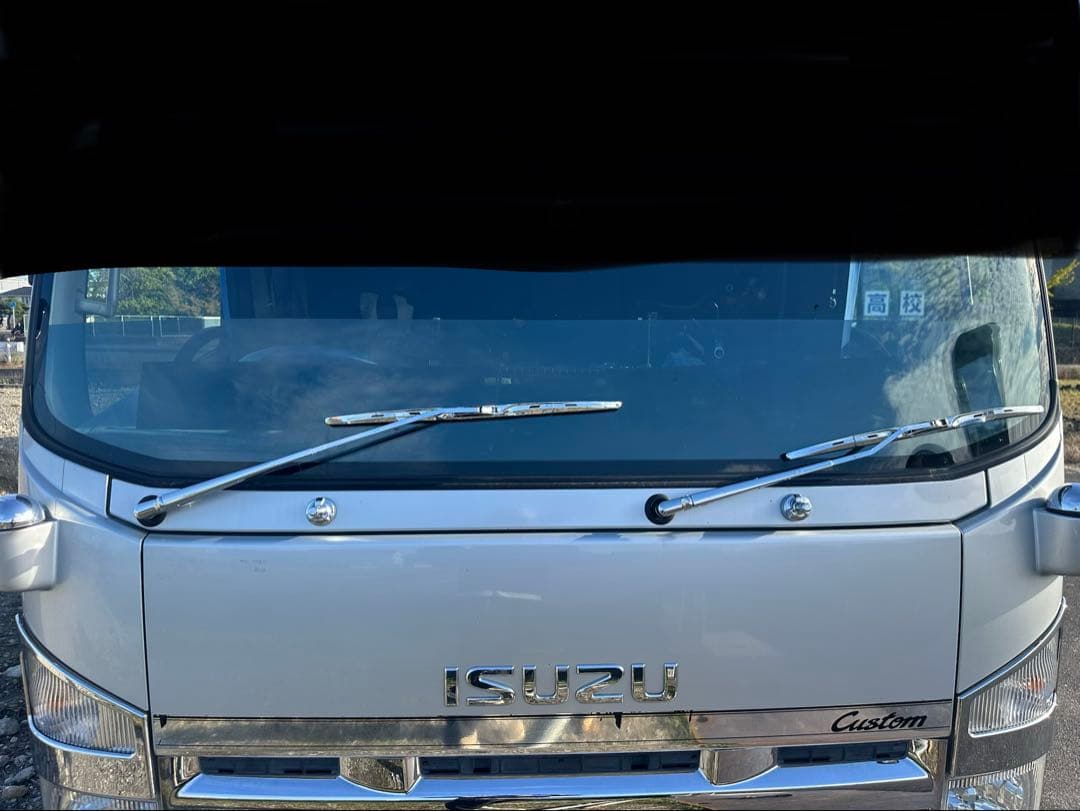 いすゞ07エルフワイド フロントスクリーン中古 新品のアクリル板での製作可