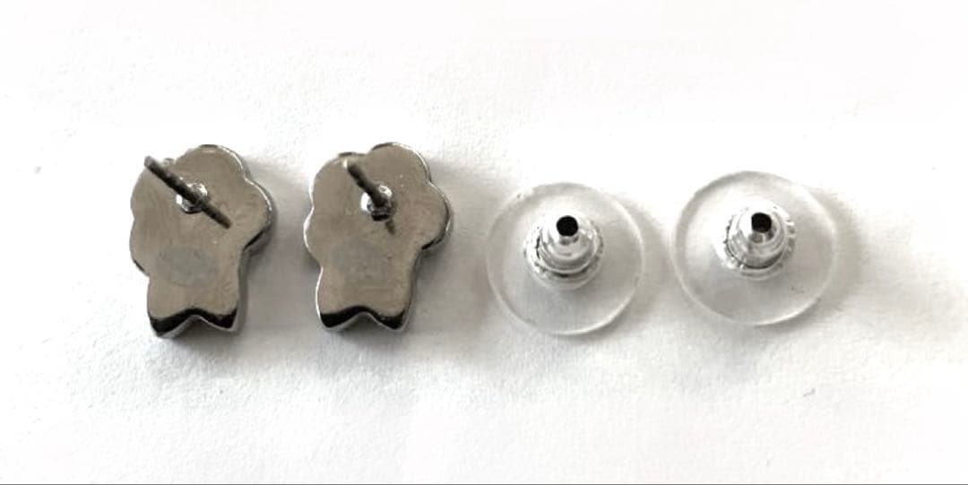 【早い者勝ち】【刻印あり】＊シャネル＊ココマーク＊カメリアピアス＊送料込み❣️